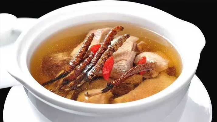 冬蟲(chóng)夏草煲湯的最佳季節(jié)，喝對(duì)事半功倍