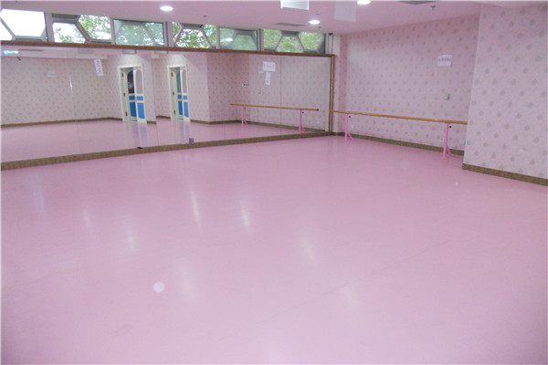 如何鑒定一款舞蹈地膠是否耐用？